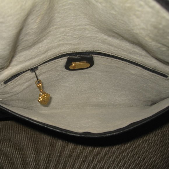 ❤️GUCCI BLACK MICRO G LOGO CLUTCH PORTFOLIO BRIEFCASE PURSE + Gucci Crest Pull - Picture 7 of 9